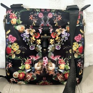 INC Alisa nylon crossbody adjustable sides and strap! Like new!